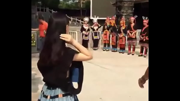 gadis amoy cina terlihat to nya
